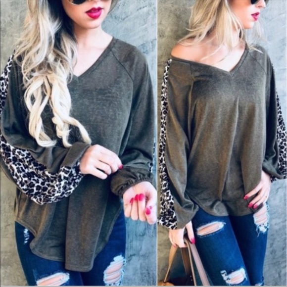 NEW! BROWN KNIT V-NECK TOP - Picture 2 of 4